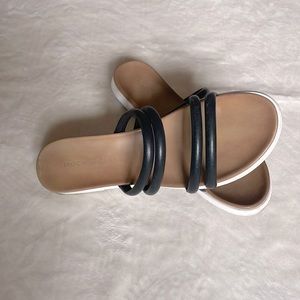 Rock & Candy adorable sandals! Love these!